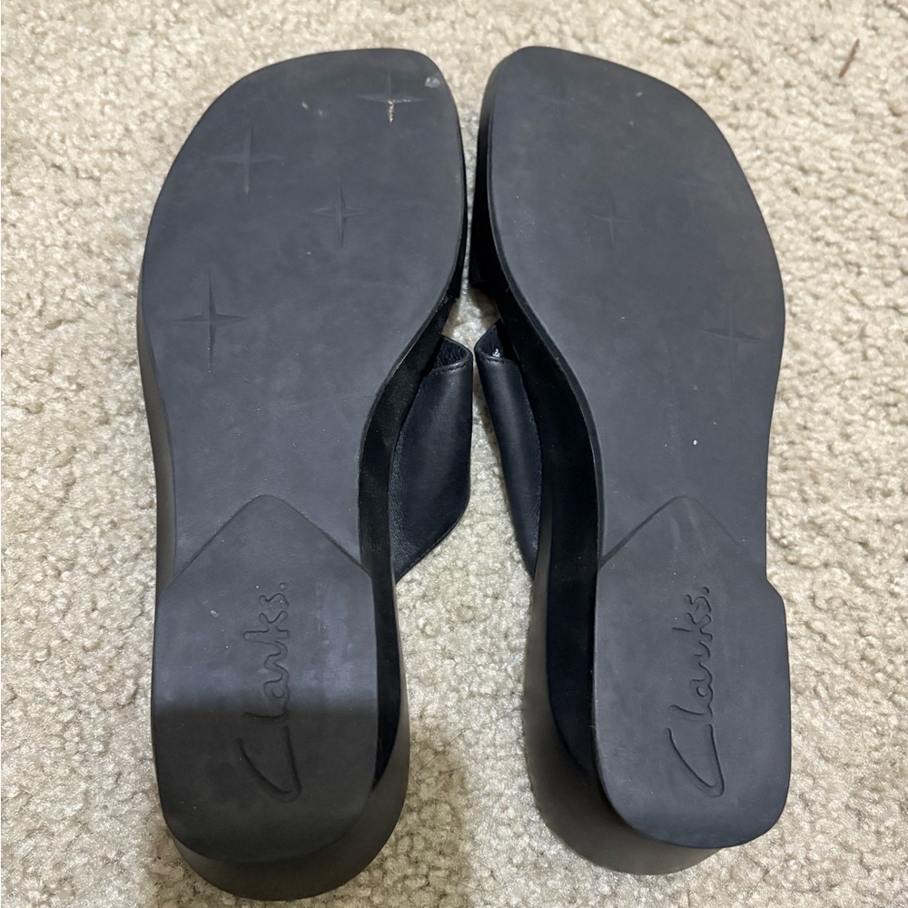Clarks Black Leather Sandals 8 - Picture 5 of 6